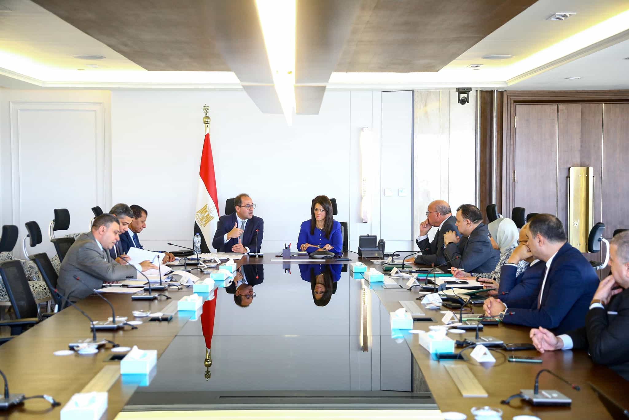 وزيرا التخطيط والمالية يبحثان فض التشابكات بين بنك الاستثمار والبريد
