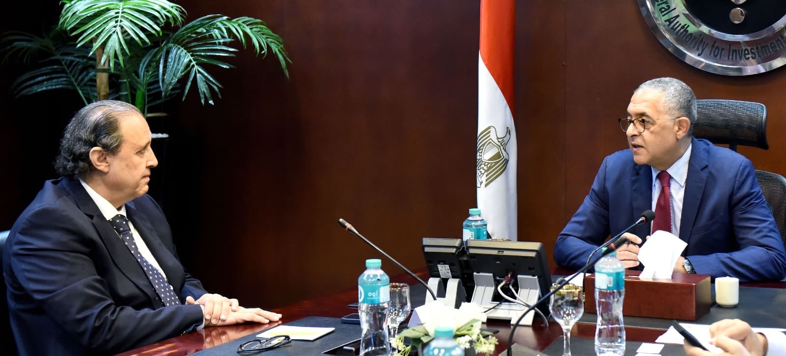 كريستال مارتن العالمية تبحث إنشاء مصنع للمنسوجات والملابس الجاهزة في مصر