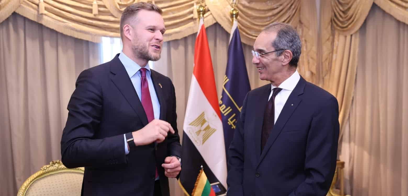 طلعت يبحث مع وزير خارجية ليتوانيا تعزيز التعاون فى مجالات الاتصالات
