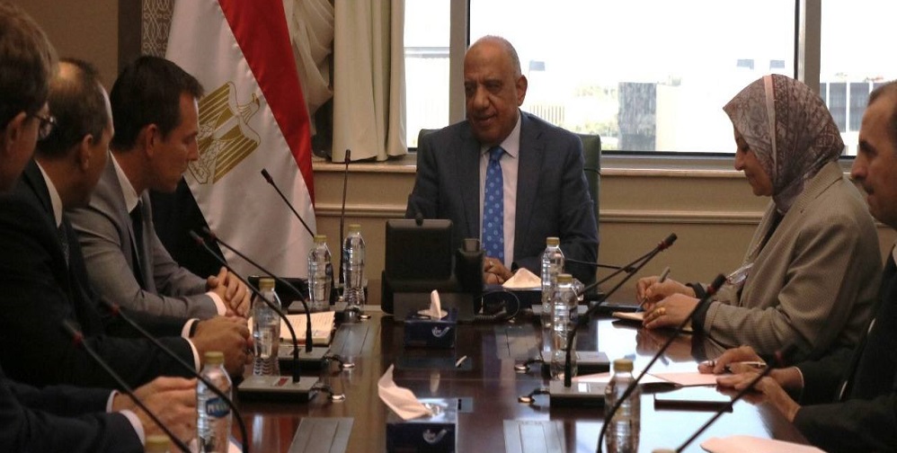 Egypt, Schneider mull electricity distribution governance, service quality improvement

