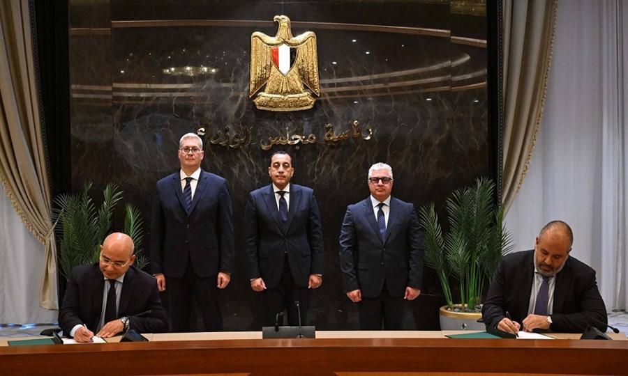 مدبولي يشهد توقيع عقد مشروع بولي سيرف للكيماويات بالسخنة باستثمارات 215 مليون دولار