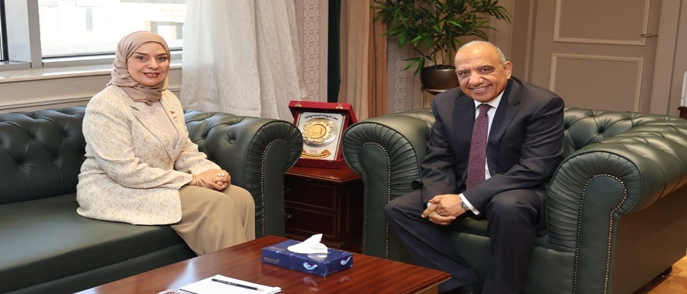 وزير الكهرباء يبحث سبل تعزيز التعاون ومجالات الاستثمار مع البحرين