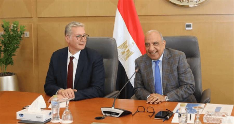 الكهرباء والبترول تبحثان تأمين إمدادات الوقود وتوقعات بزيادة الأحمال 8%