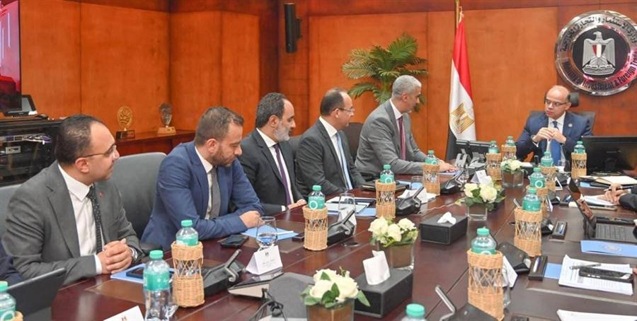 وزير الاستثمار يبحث مع فودافون مصر دعم التحول الرقمي وتطوير خدمات الاستثمار