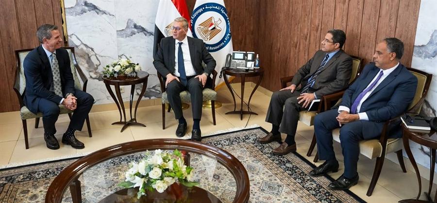 بدوي يبحث مع كابريكورن إنرجي البريطانية خطط زيادة إنتاج البترول بالصحراء الغربية