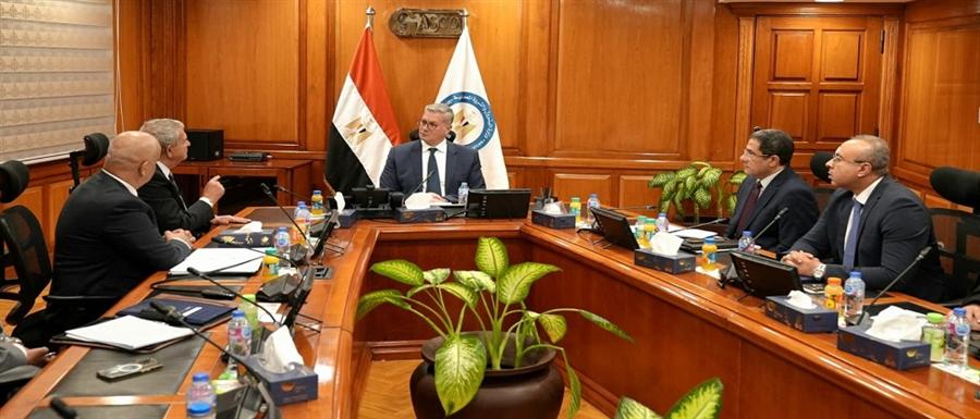 وزير البترول يبحث مع تاج أويل الكندية زيادة إنتاج حقل بدر-1 بالصحراء الغربية