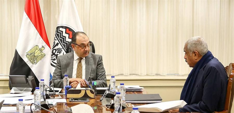وزير قطاع الأعمال يبحث مع طلعت مصطفى تطوير مشروعات فندقية كبرى بمصر