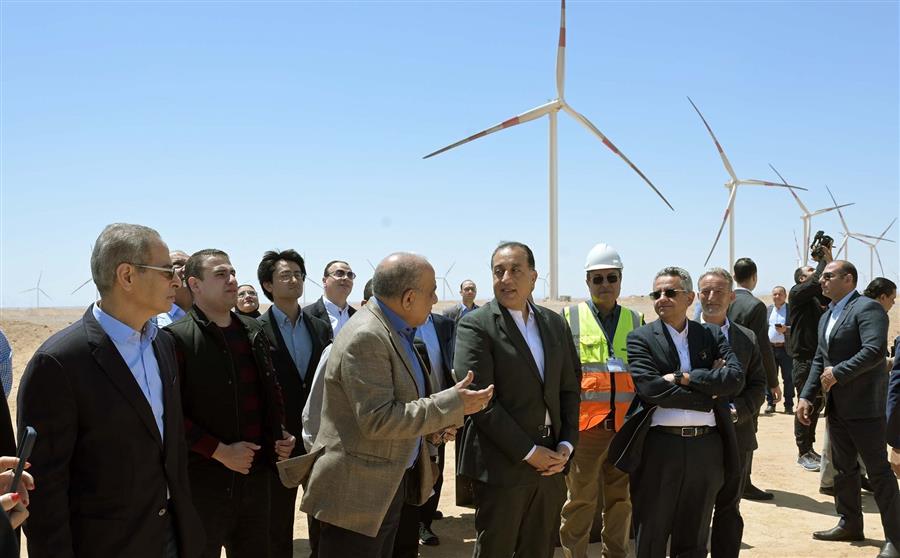 Madbouly urges local manufacturing for all wind energy projects in Egypt