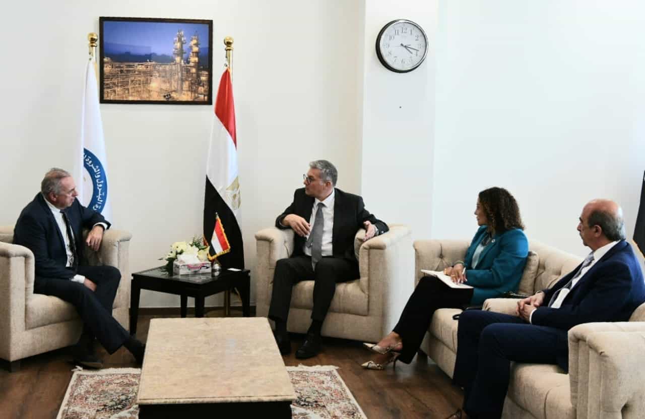 وزير البترول يبحث مع فالكو الأمريكية خططها لزيادة معدلات الإنتاج
