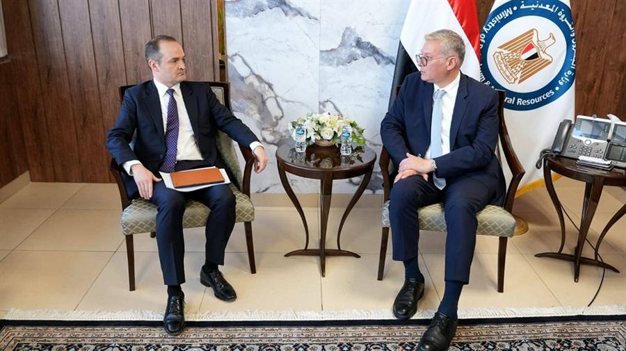 البترول وأباتشي تبحثان تطوير العمليات الإنتاجية ودعم الاستثمار في الصحراء الغربية