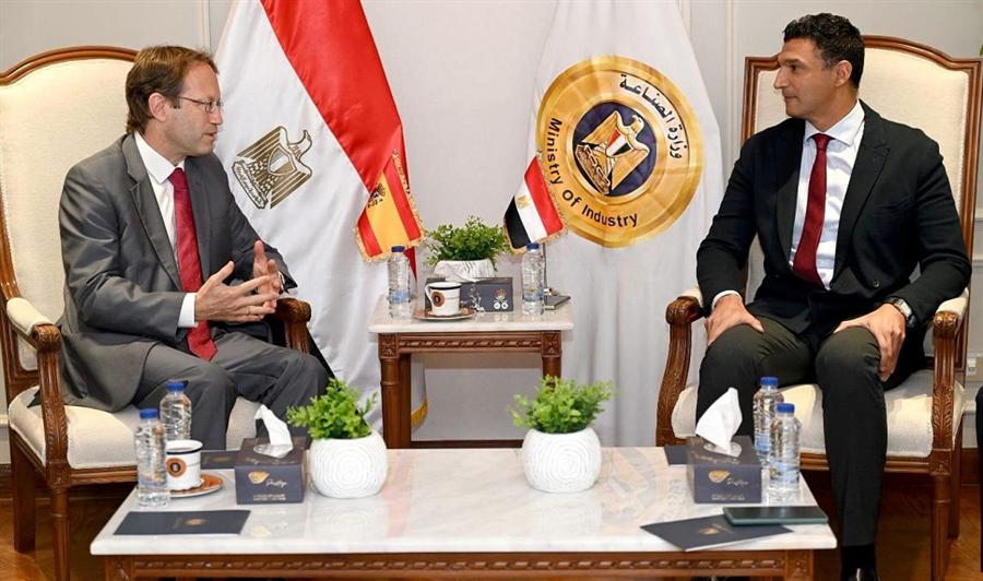 مصر وإسبانيا تبحثان جذب استثمارات صناعية جديدة للسوق المصري