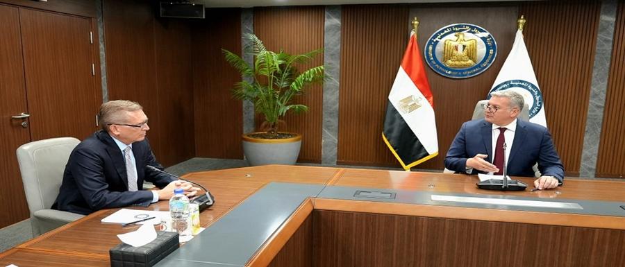 بدوي يبحث فرص التعاون مع مؤسسة تمويل التنمية الأمريكية في مجالات الطاقة المتجددة