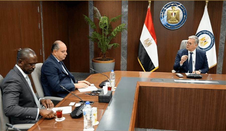بدوي يبحث مع مؤسسة التمويل الإفريقية سبل جذب الاستثمارات لمشروعات التعدين بمصر بدوي يبحث مع مؤسسة التمويل الإفريقية سبل جذب الاستثمارات لمشروعات التعدين بمصر