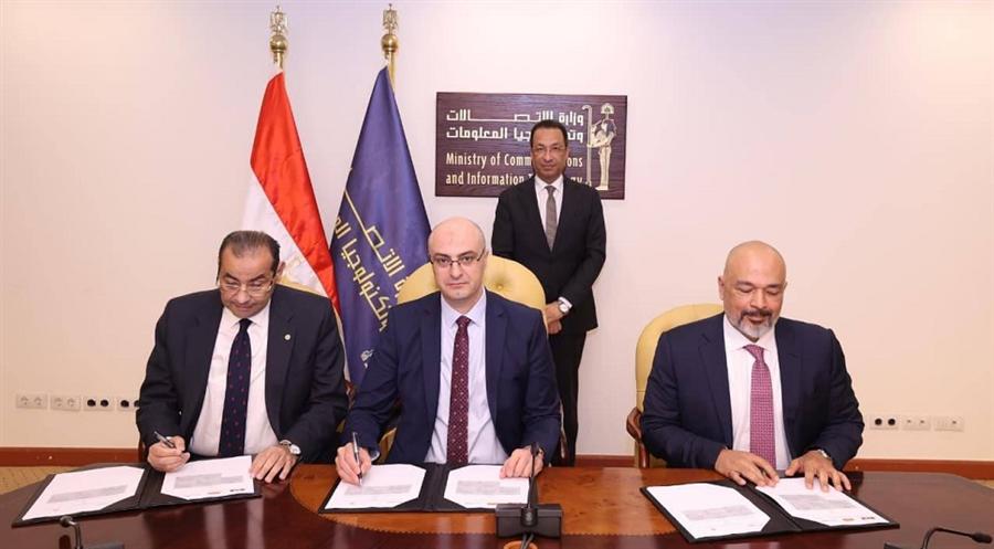 تعاون بين القومي لتنظيم الاتصالات وWE وإي آند مصر لتعزيز جودة خدمات المحمول