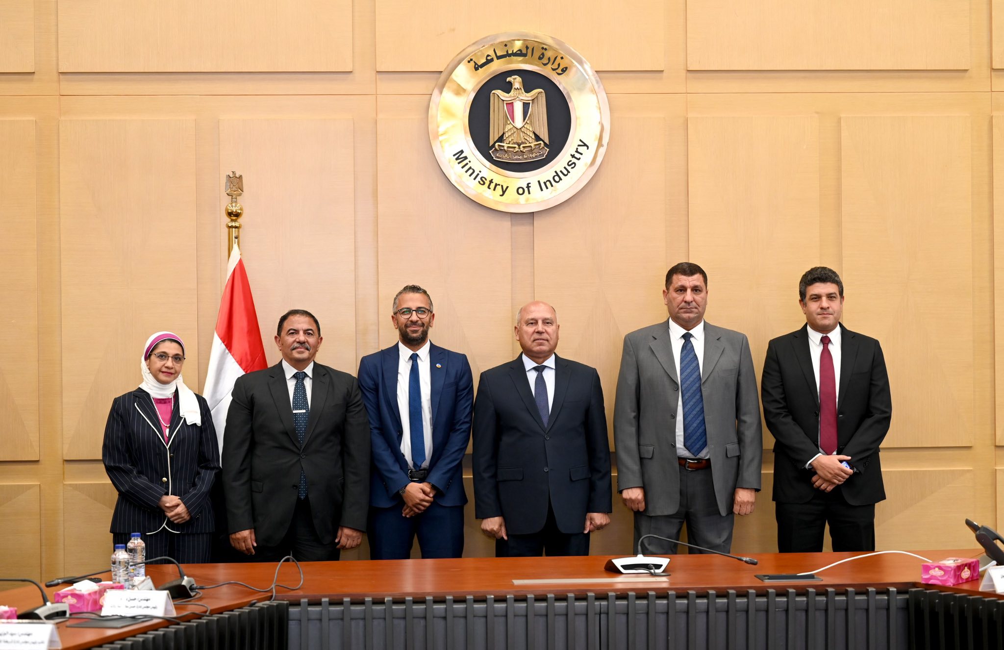 تحالف المقاولون العرب يوقع عقد تنفيذ أعمال البنية الأساسية لمشروع تأهيل ترام الرمل
