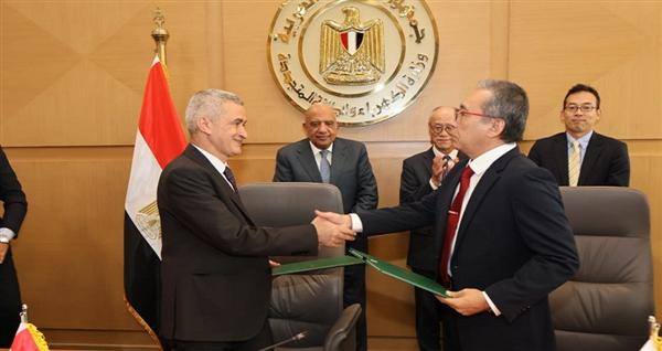 مصر واليابان توقعان اتفاقية لإنشاء محطة شمسية بقدرة 20 ميجاوات ومحطة تخزين طاقة بالغردقة