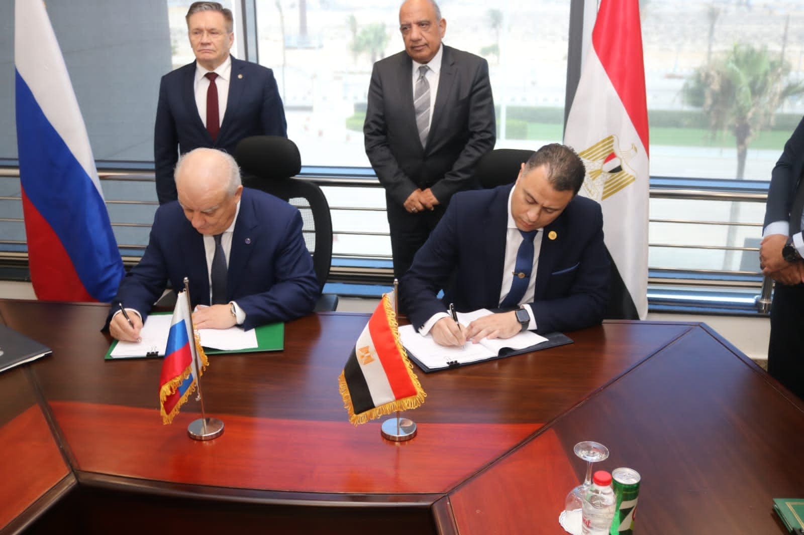 مصر وروسيا توقعان عقد مكمل لإنشاء وتشغيل محطة الضبعة للطاقة النووية 