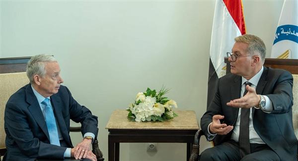 كوانتم كابيتال الأمريكية تدرس الاستثمار في قطاع الطاقة المصري