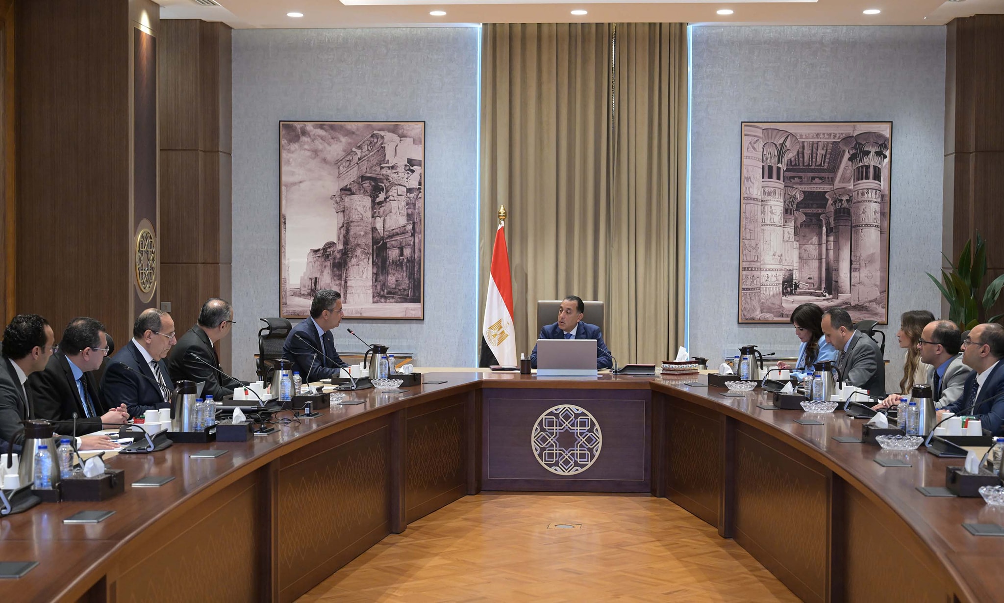 مدبولي: توافر السلع بكميات كبيرة فى مختلف الأسواق يسهم فى توازن الأسعار

