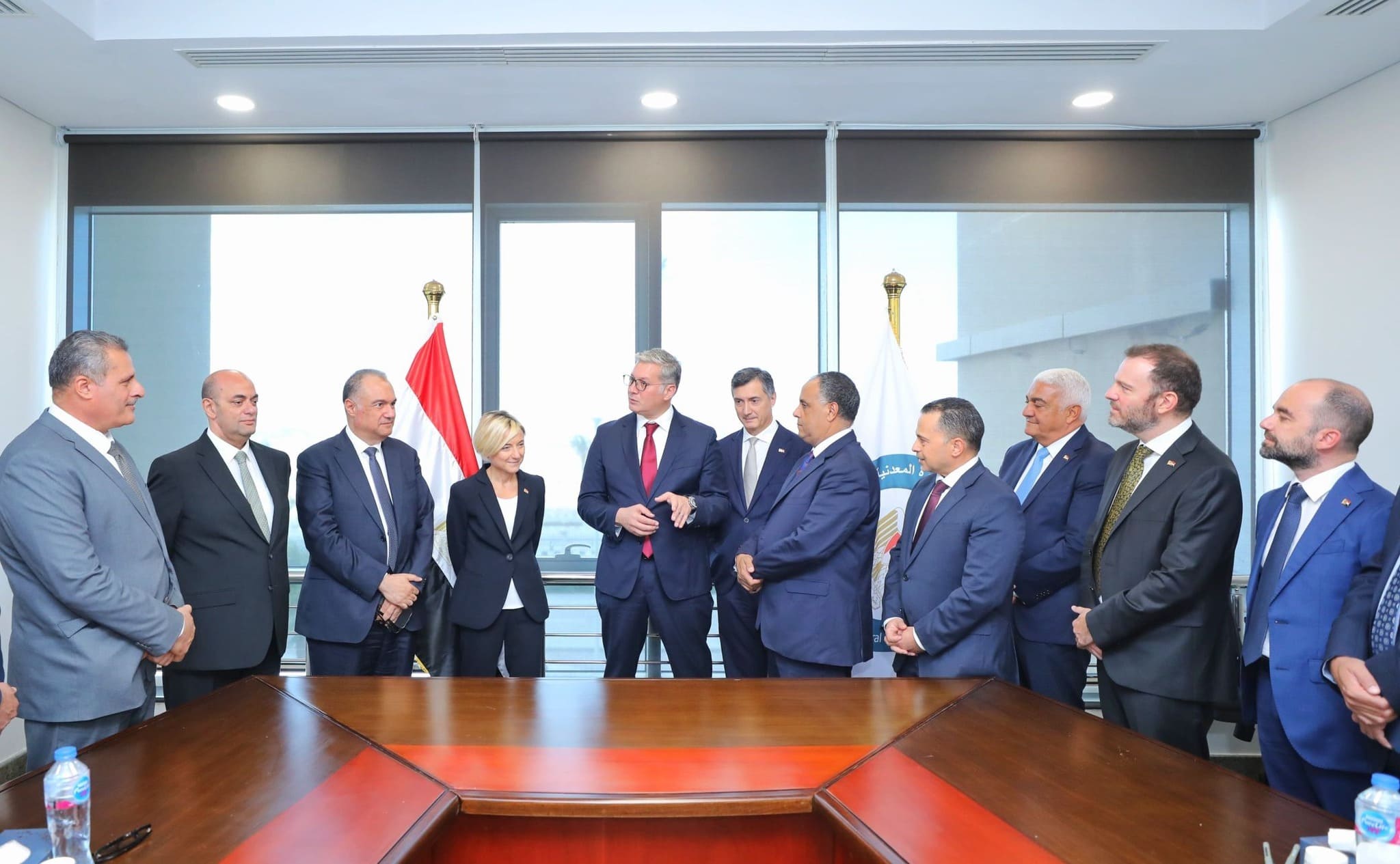الحكومة توقع اتفاقية جديدة مع إيني وبي بي لاستكشاف الغاز في البحر المتوسط
